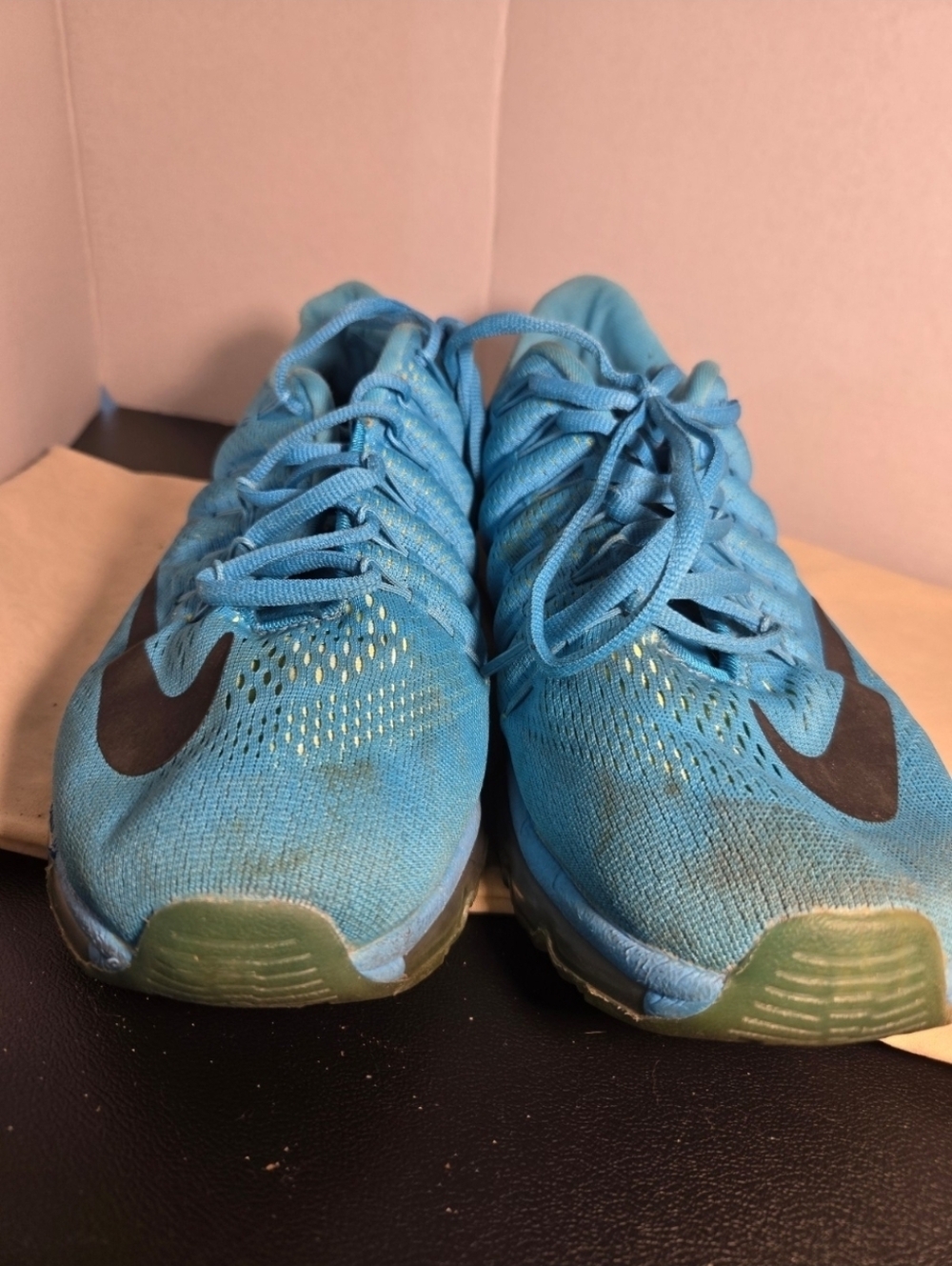 Nike Trainer Sz. 10 Baby Blue Mens Athletic Sneakers